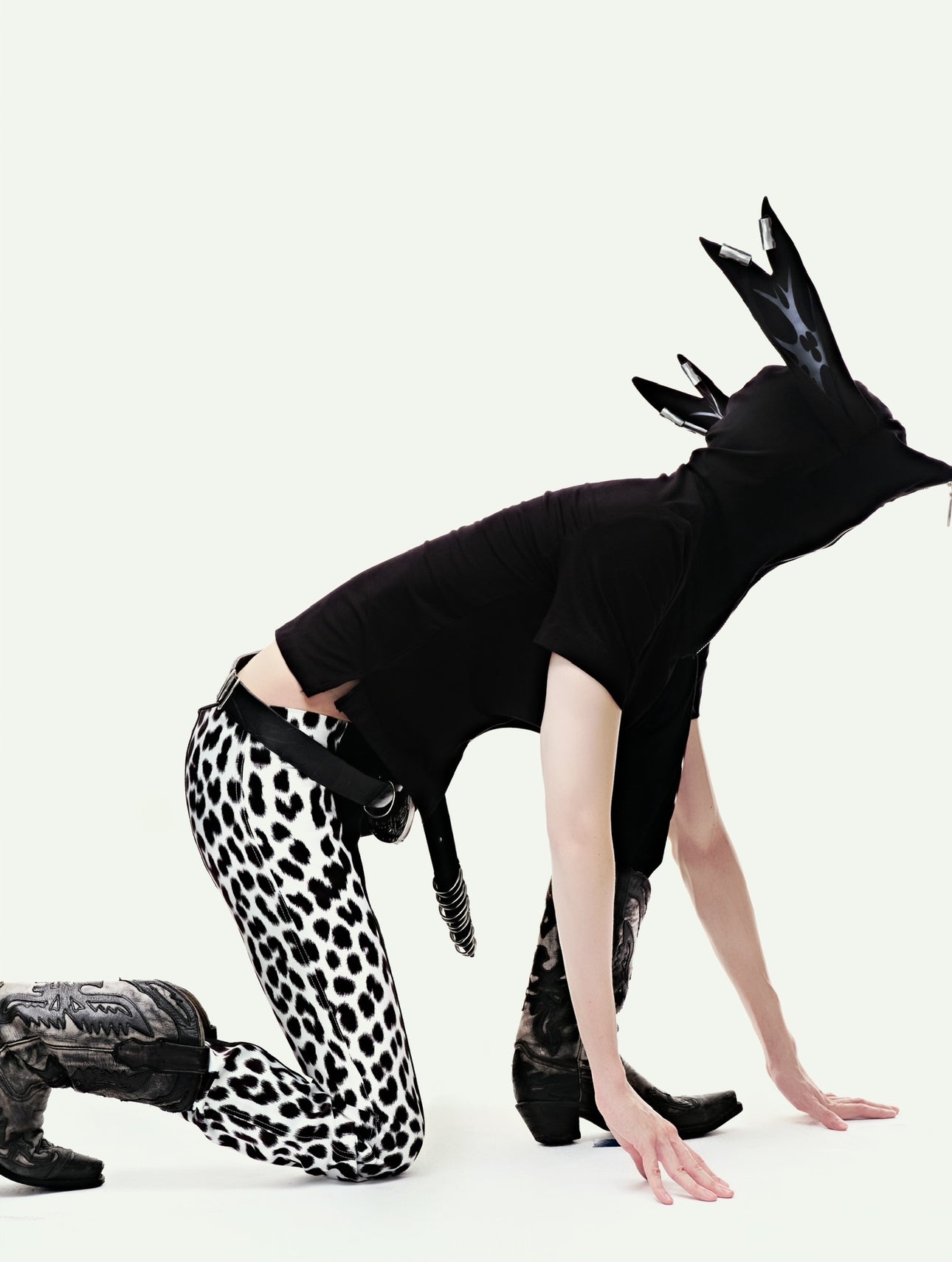 EPL RABBIT BLACK TEE