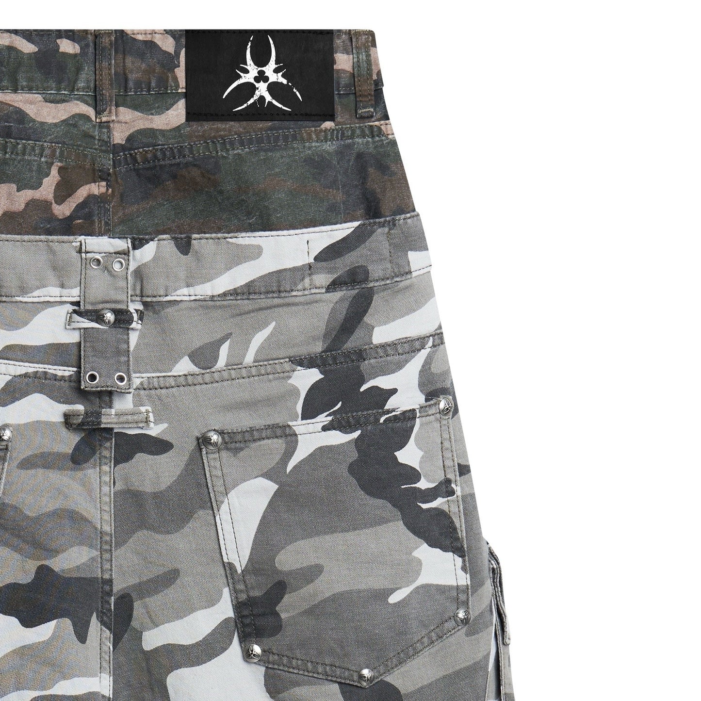 "005 CHAOS DREAM" WAXED CAMO JORTS