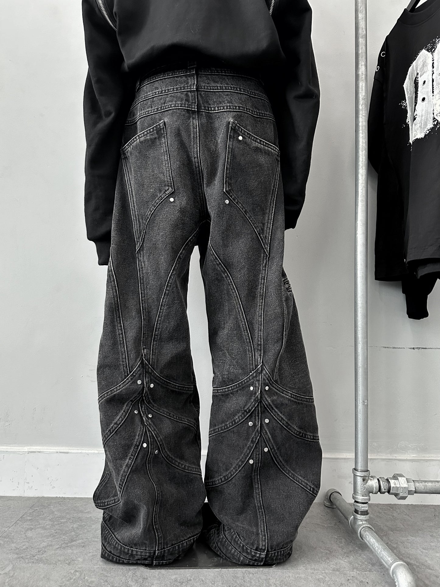 "FOUR KNIGHT" BAGGY FLARED JEANS