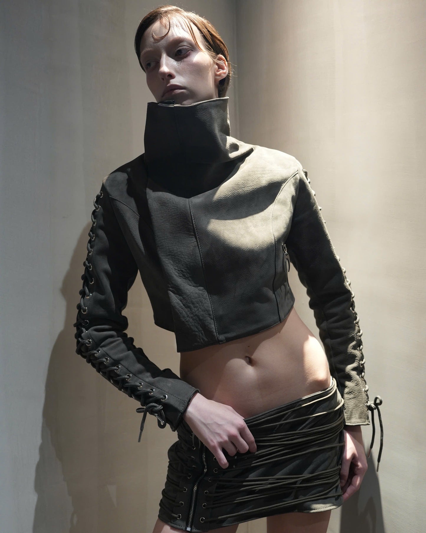 GREY RAWHIDE SPINE LEATHER SET