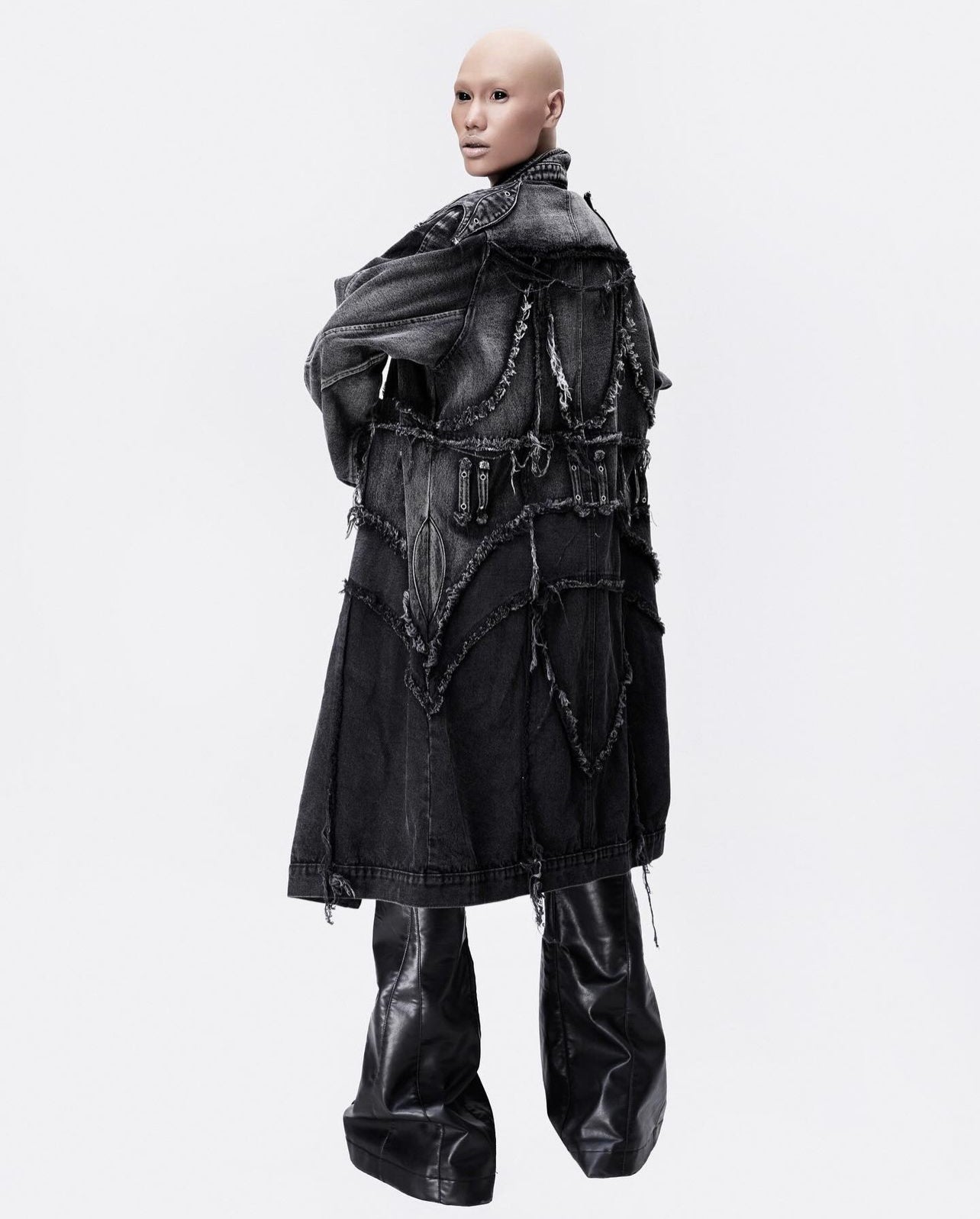 005 CHAOS DREAM DENIM TRENCH COAT