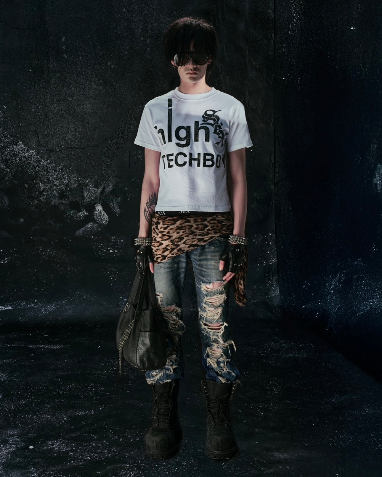"BBY TECHB0Y" T SHIRT