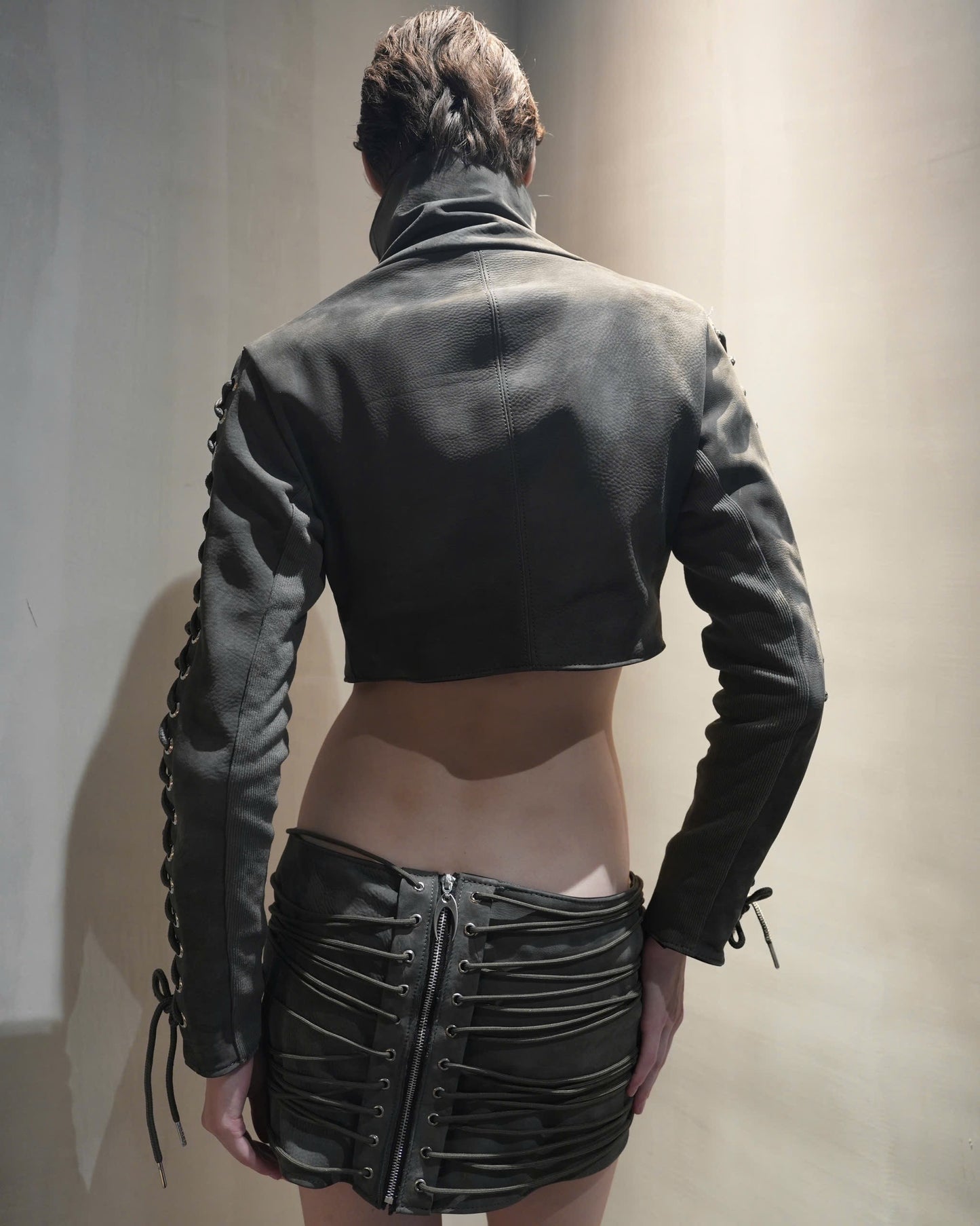 GREY RAWHIDE SPINE LEATHER SET