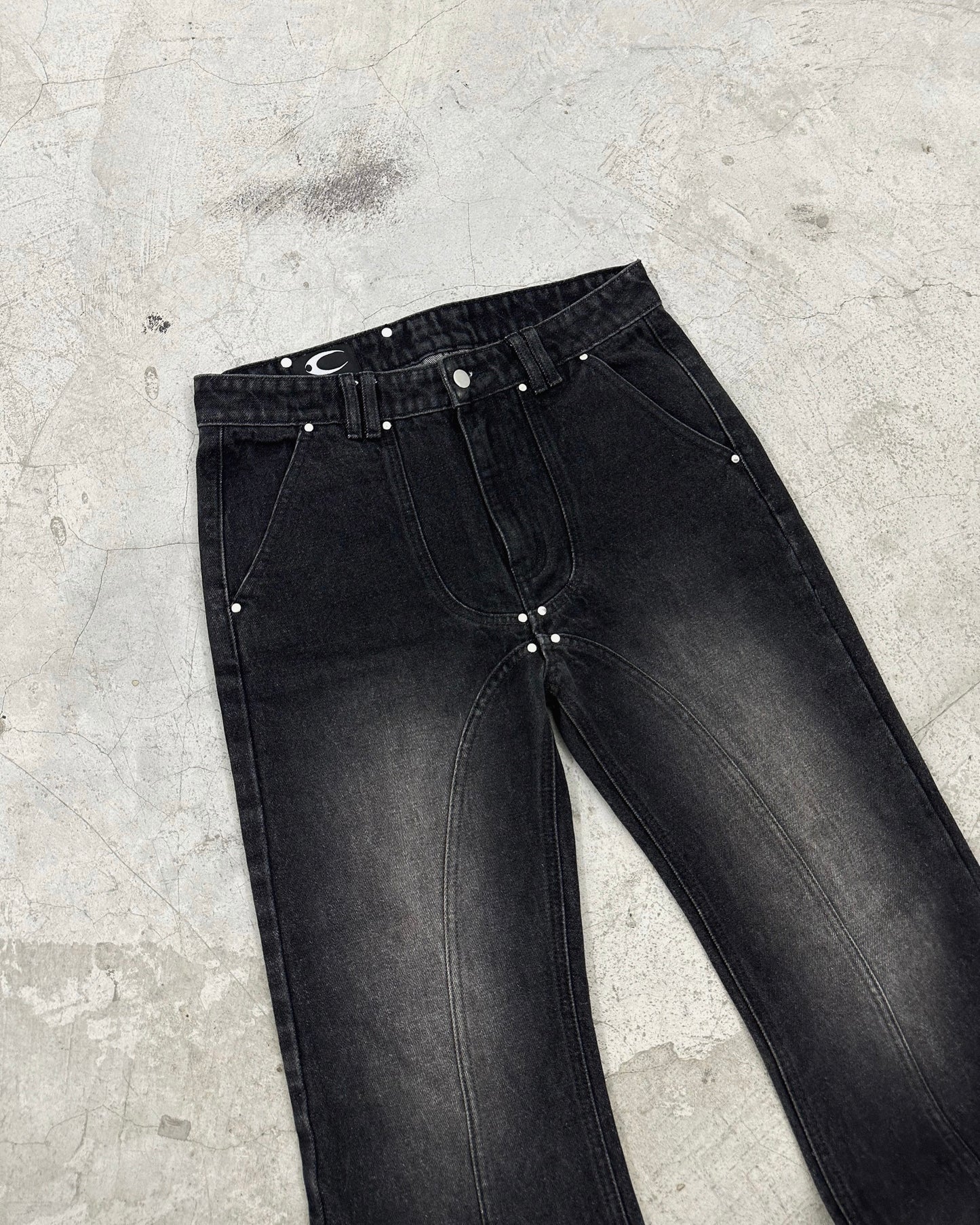 CZ DARK KNIGHT FLARE JEANS