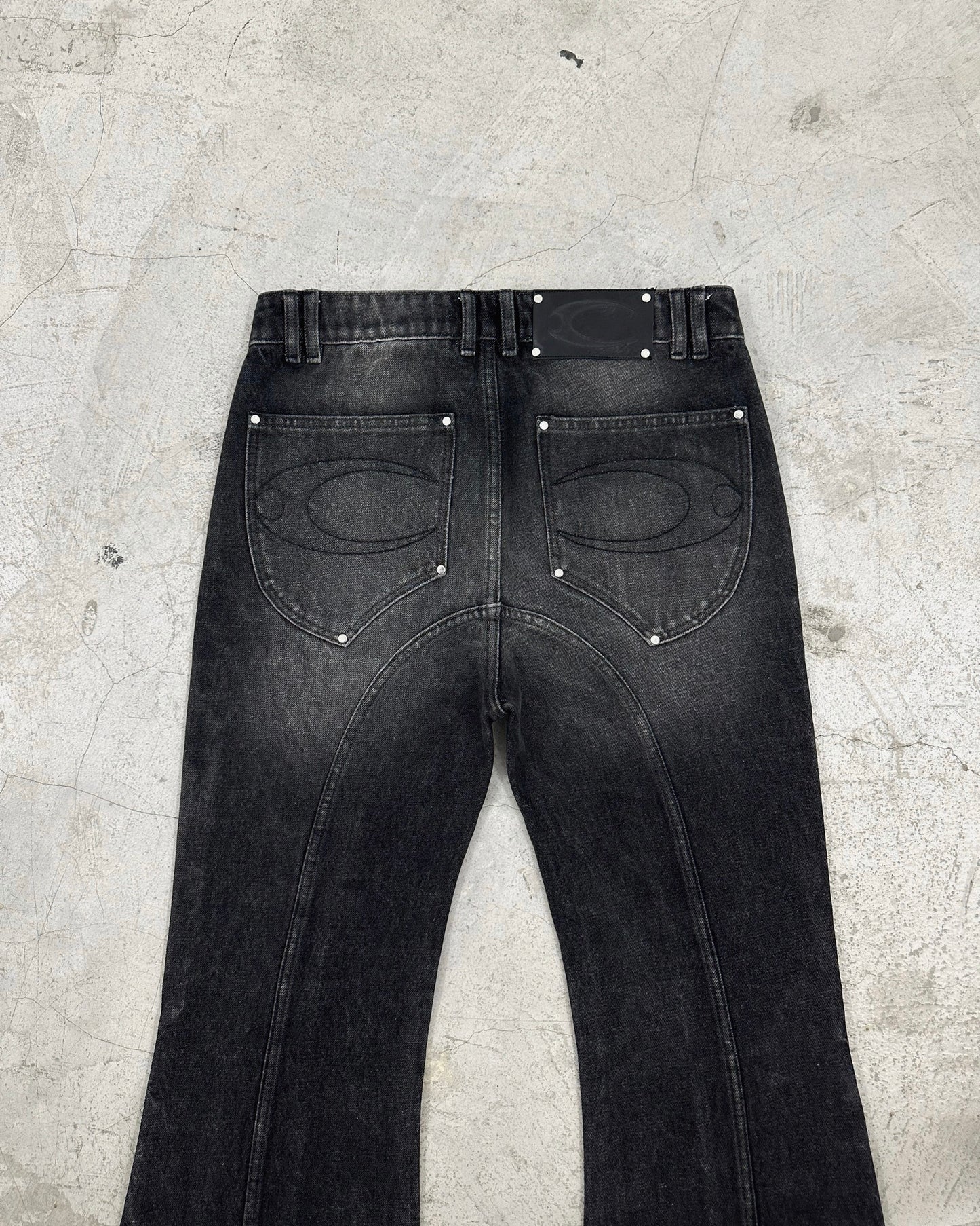 CZ DARK KNIGHT FLARE JEANS