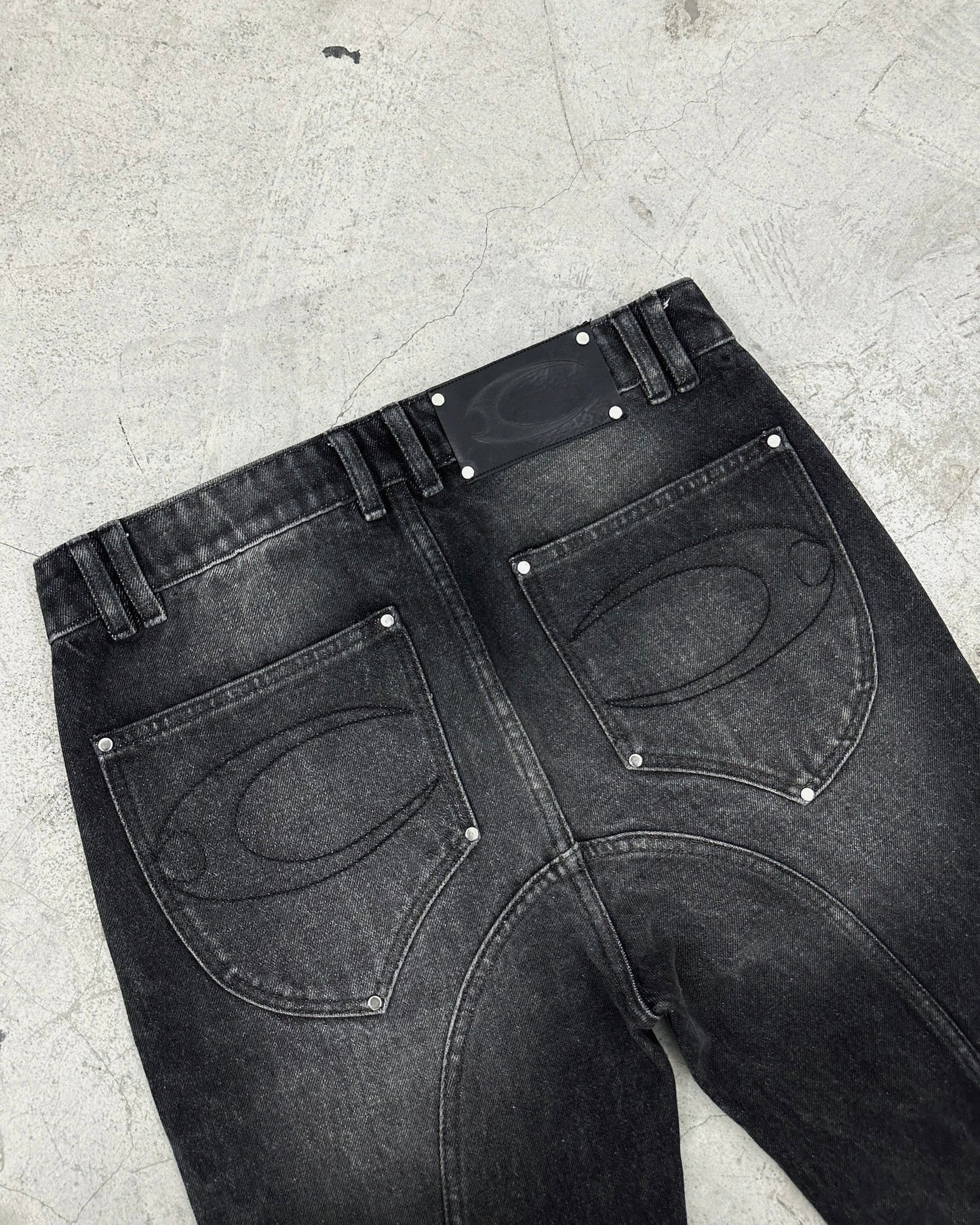 CZ DARK KNIGHT FLARE JEANS